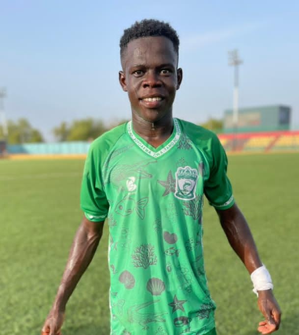 Faisal337773032's tweet photo. Keep working hard, those who looks down upon you won't find you there. 
#OF13 ⚽♥️🇬🇭 https://t.co/3wLx4KO3XO