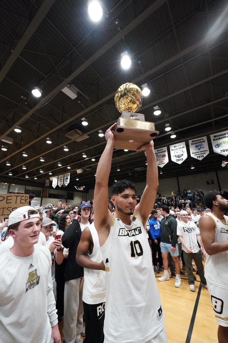 Thank you, @10Luisarmandojr 🖤💛

📸: <a href="/DSPics/">David Silverman</a>
