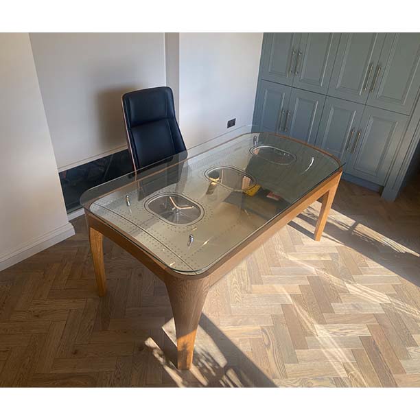 Airbus A320 Fuselage Desk.