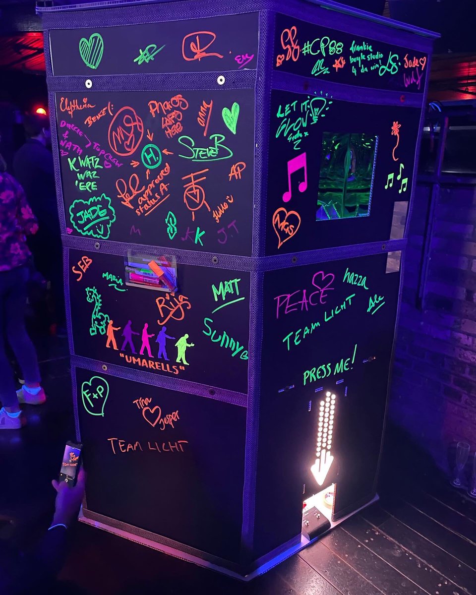 We had a fantastic time at <a href="/fabriclondon/">fabric</a> celebrating the <a href="/darcawards/">[d]arc_awards</a> Organised in conjunction with <a href="/lightcollective/">Light Collective</a> this year’s theme was ‘Songs About Light’ and we partnered w/ <a href="/FosterPartners/">Foster + Partners</a> to create one of the nine light installations #darcawards #darcnight #lightingdesign