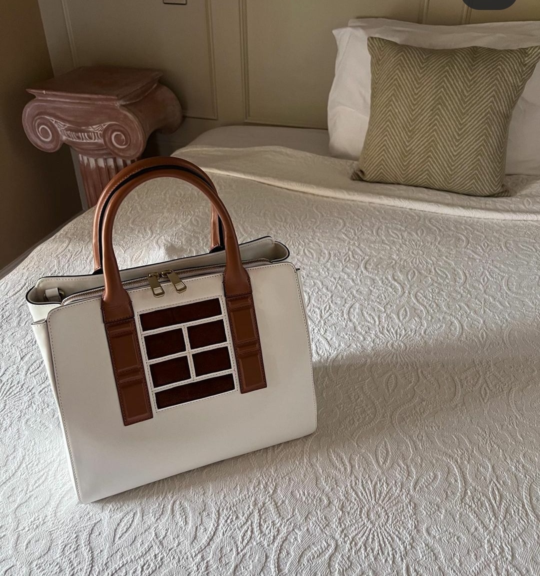 CIFDtweets's tweet photo. 'Door' Tote from @tedbags #irishfashion #luxury #leather #handbag #georgiandublin #mynameisted #irishdesign #CIFD https://t.co/5a3EHgwNVk