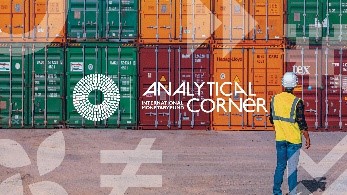 IMFNews's tweet photo. Interested in supply chain disruptions and inflation? Check out these 3 Analytical Corner talks about soaring shipping costs, port congestion, and supply bottlenecks:  https://t.co/XG9Fj5FtDD // #IMFMeetings https://t.co/wc1jsWHdo0