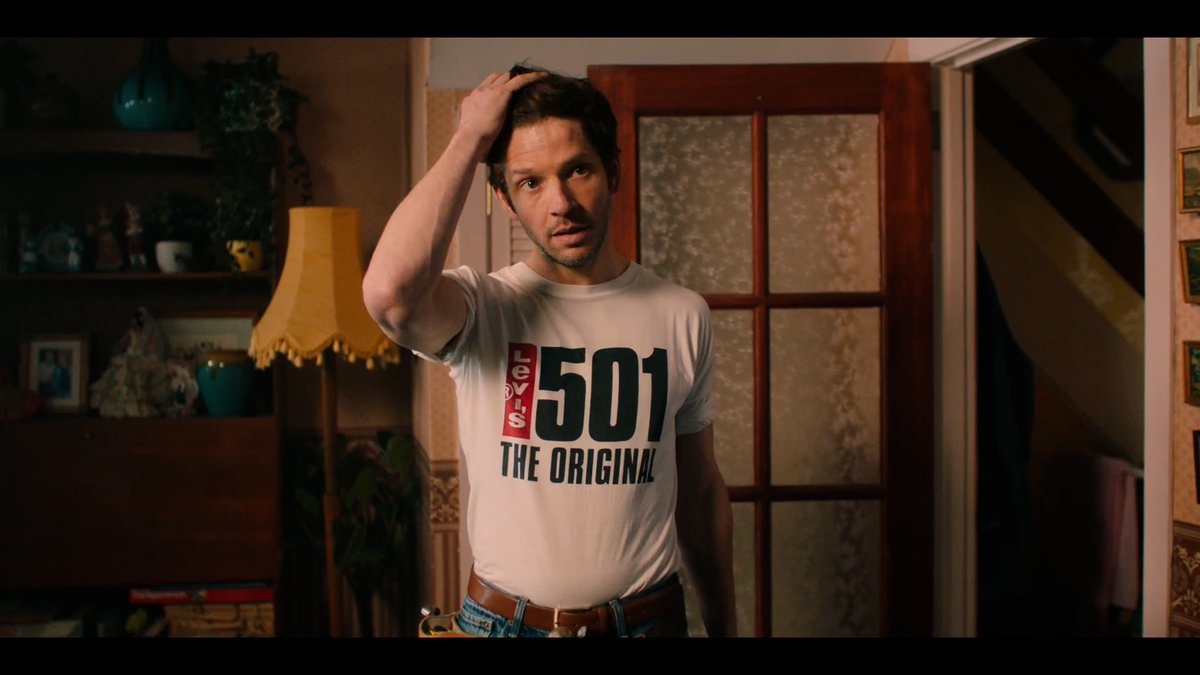 ‘Someone call for a plumber…?’ #DerryGirls <a href="/Channel4/">Channel 4</a> TONIGHT 9.15pm

Huge thanks to <a href="/LisaMMcGee/">Lisa McGee</a> and <a href="/Auntyjesus/">Liz Lewin</a> … Thrilled to be asked to fix the family boiler 👨‍🔧