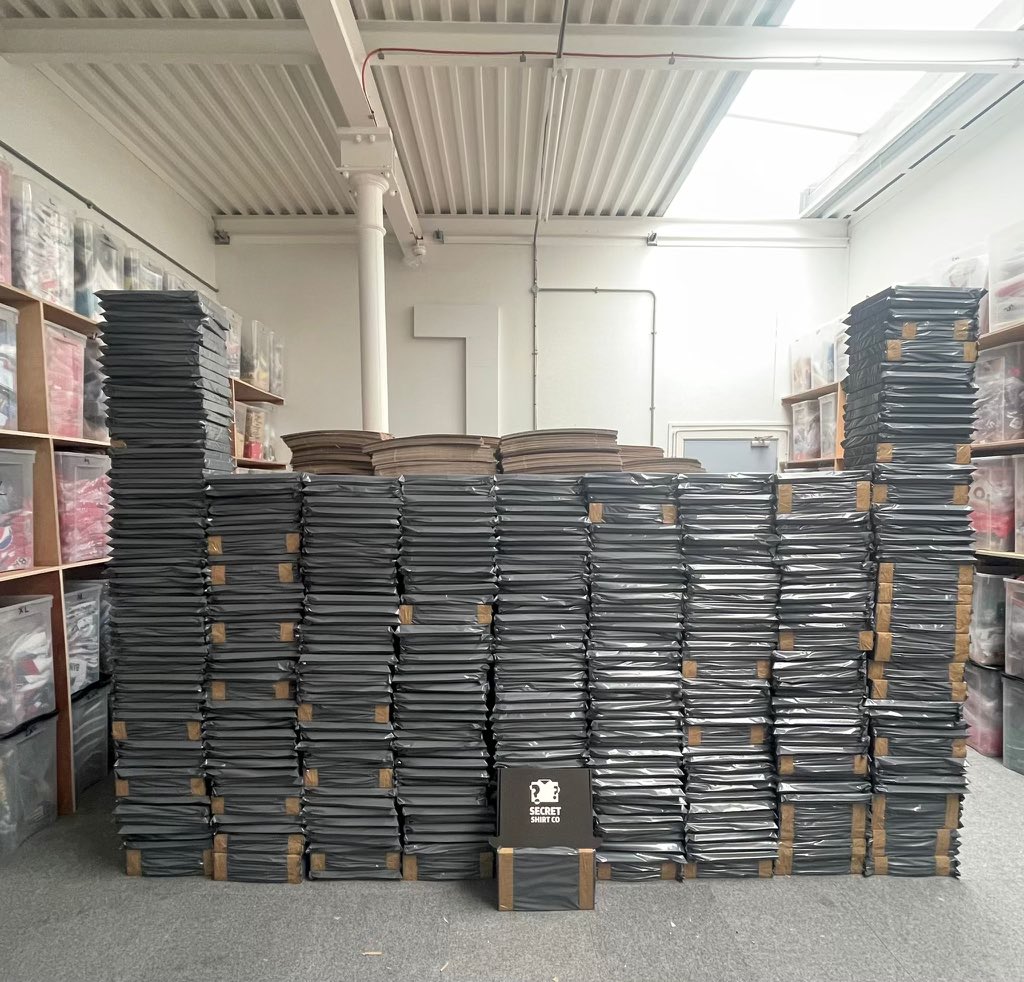 Another extremely busy weekend here at SecretShirtCo! 🥵

As a thank you for your incredible support, we’re giving away at SecretShirt.co box! 📦

To enter 👇

🔄 Retweet this tweet
🤝 Follow us
👍 Tag a friend!

Winner will be announced after tonight’s big game! 👀