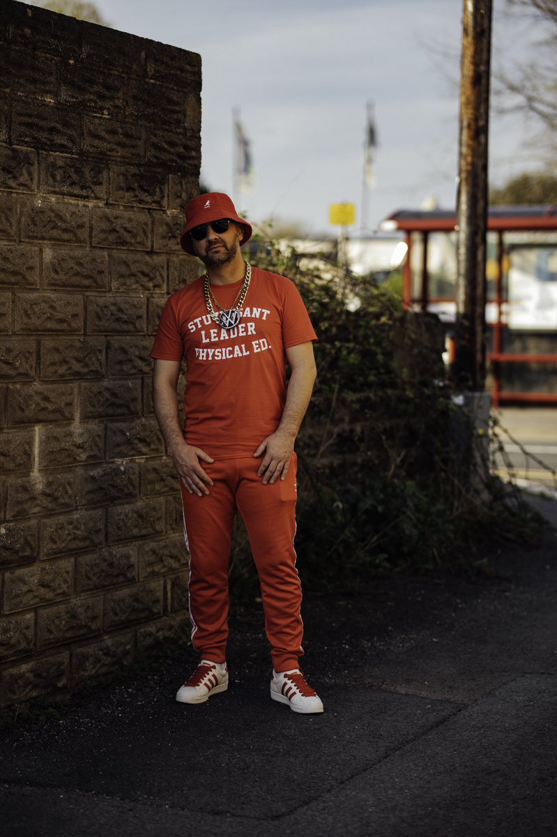 ‘Cymry - The People of Wales’ 
Working on new series of portraits for 2022. Llanelli - Wales 🏴󠁧󠁢󠁷󠁬󠁳󠁿 
#portraitphotography #streetphotography #portraiture #wales #cymry #peopleofwales #myjourney #portraitpage #peopleoftheworld #kangol  #adidasclassic #adidasoriginals