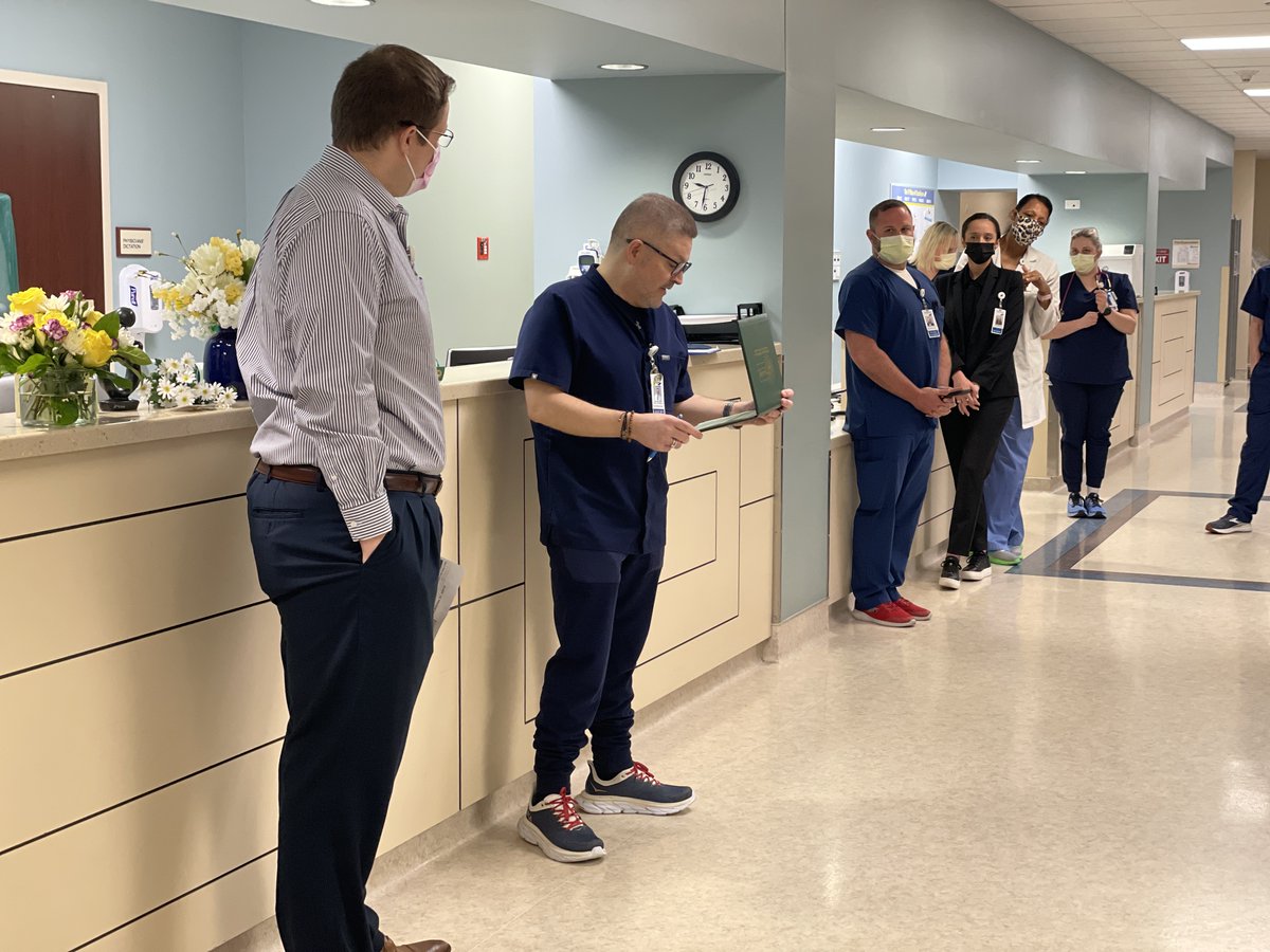 MedCenterSETX's tweet photo. We're pleased to announce our March #DAISYaward recipient is Parker Kidder, a Registered Nurse in our ICU! 💙💚💛 @DAISY4nurses
#DAISYfoundation #TheDAISYaward #DAISYnurse #MCSET #MCSETfamily #TheMedicalCenter #SoutheastTexas #SETX #Nurse #RN #registerednurse #icunurse https://t.co/LHsGn3MwQR