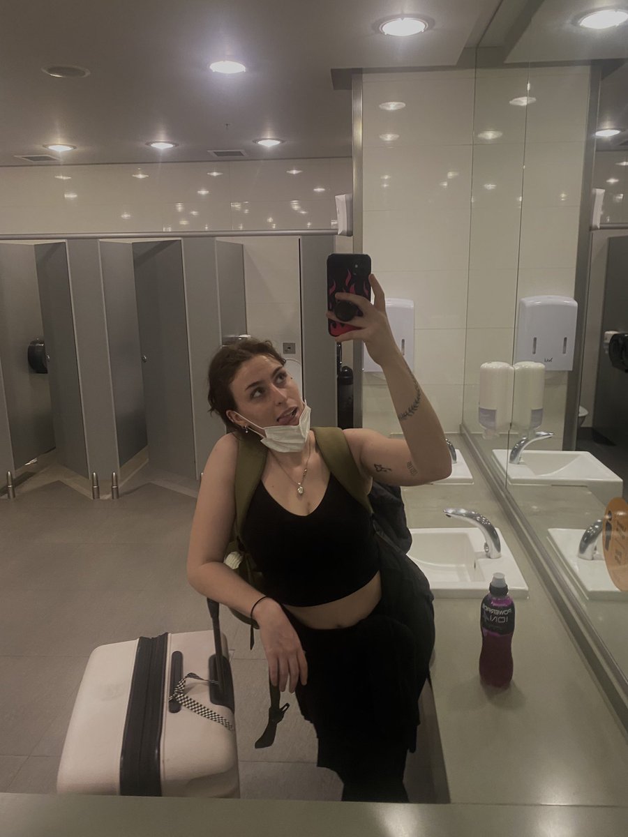 35mmwarly's tweet photo. planes having wifi is such a good time 🤪 hi from the air, 24 hours into my travels to the other side of the planet and only 7 hours to gooo🥰🇨🇦 https://t.co/ei4gLJWC7C
