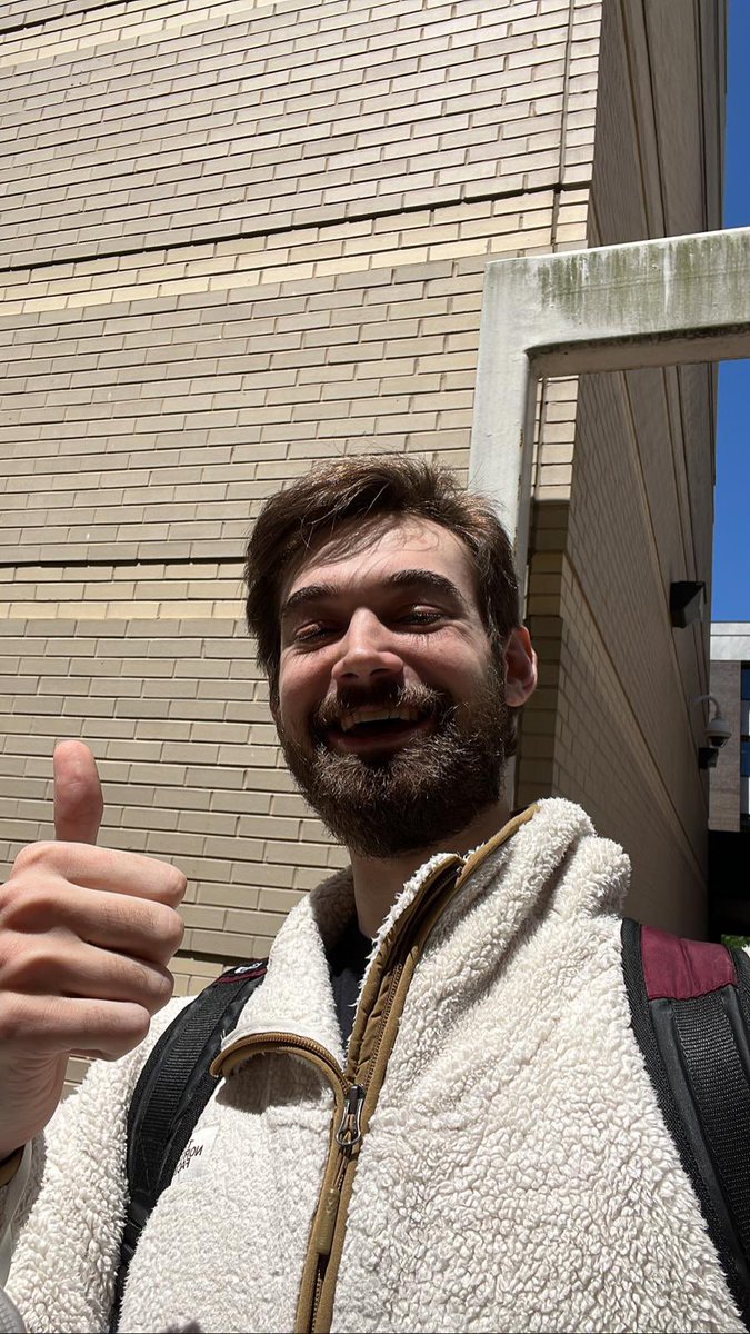 Everyone go follow the best community managers ever <a href="/OfficialREIS_/">REIS</a> and @OfficialTomerr

(not hacked by REIS)”