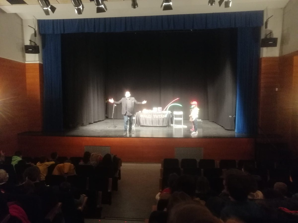 MagoTutan's tweet photo. Gracias Murchante por la acogida de hoy en la casa de cultura. 😀
Gracias a la Apyma del colegio por confiar en mí un año más. 😍
Hoy ya hemos terminado el espectáculo, pero seguimos haciendo magia.🐰
#magia #murchante #apyma #19deabril #gracias #espectáculo #niños #infantil https://t.co/wRE6z8108k
