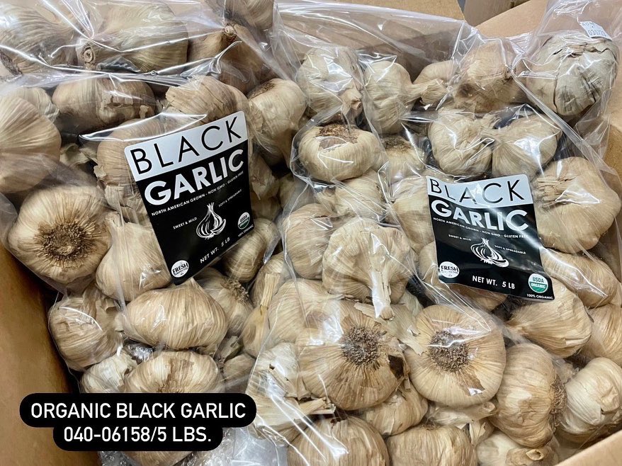CharliesCareers's tweet photo. It’s National Garlic Day and we are highlighting some of our favorite types of garlic! Celebrate by planting a clove in your garden, making garlic bread or roasting it for a spread on toast. 🧄✨💫
•
•
•
#cultivatingfresh #nationalgarlicday #novampires #californiagarlic https://t.co/ajIUeWiEbu