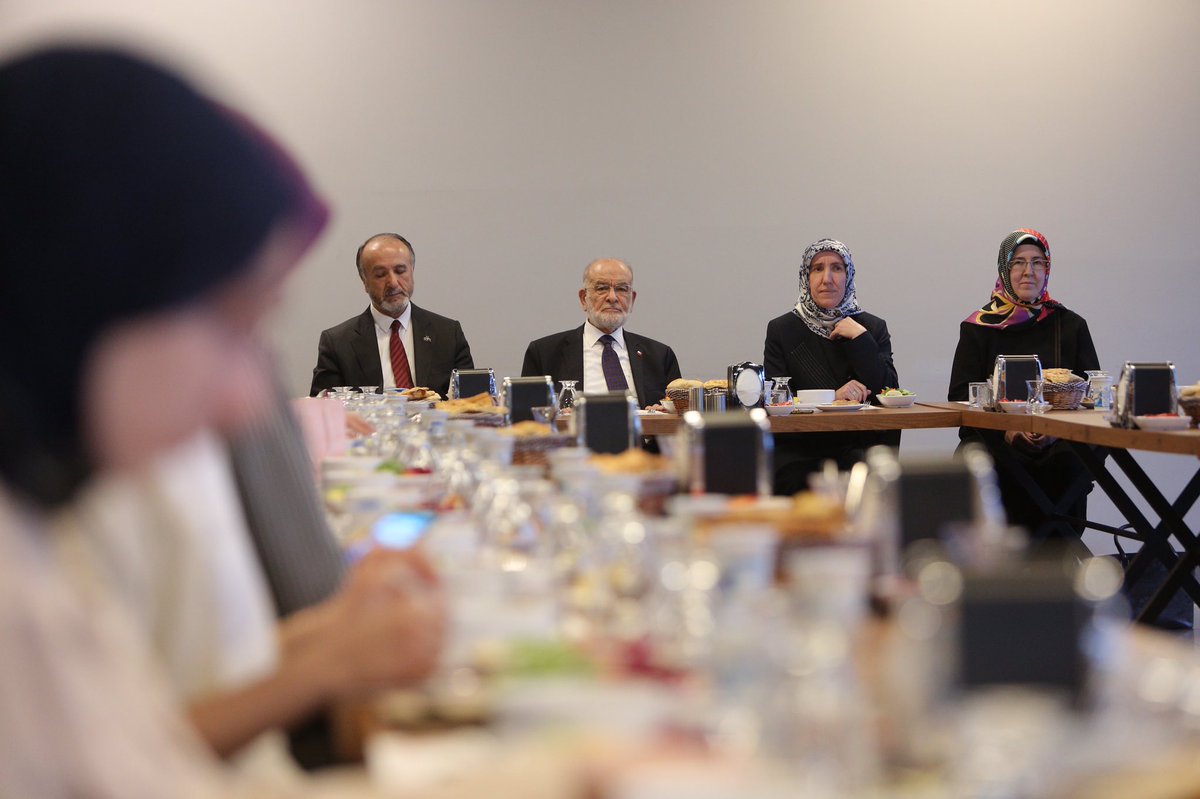 SaadetKadin's tweet photo. Kadın Kolları Genel Merkez Yönetim Kurulu Üyeleri iftar programı Genel Başkanımız Temel Karamollaoğlu Kadın Kolları Genel Başkanımız Nurgül Beytiye Ekinci Hanım'ın katılımları ile gerçekleştirildi https://t.co/njBg0qcL0d