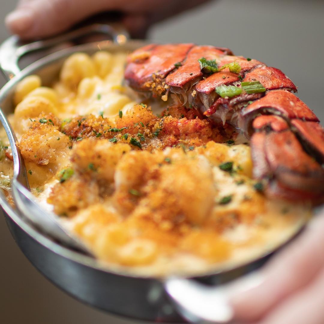 Fleming's Lobster Mac and Cheese, where decadence meets decadence. 🤤   #AventineLaJolla

📸 @flemingssteakhouse