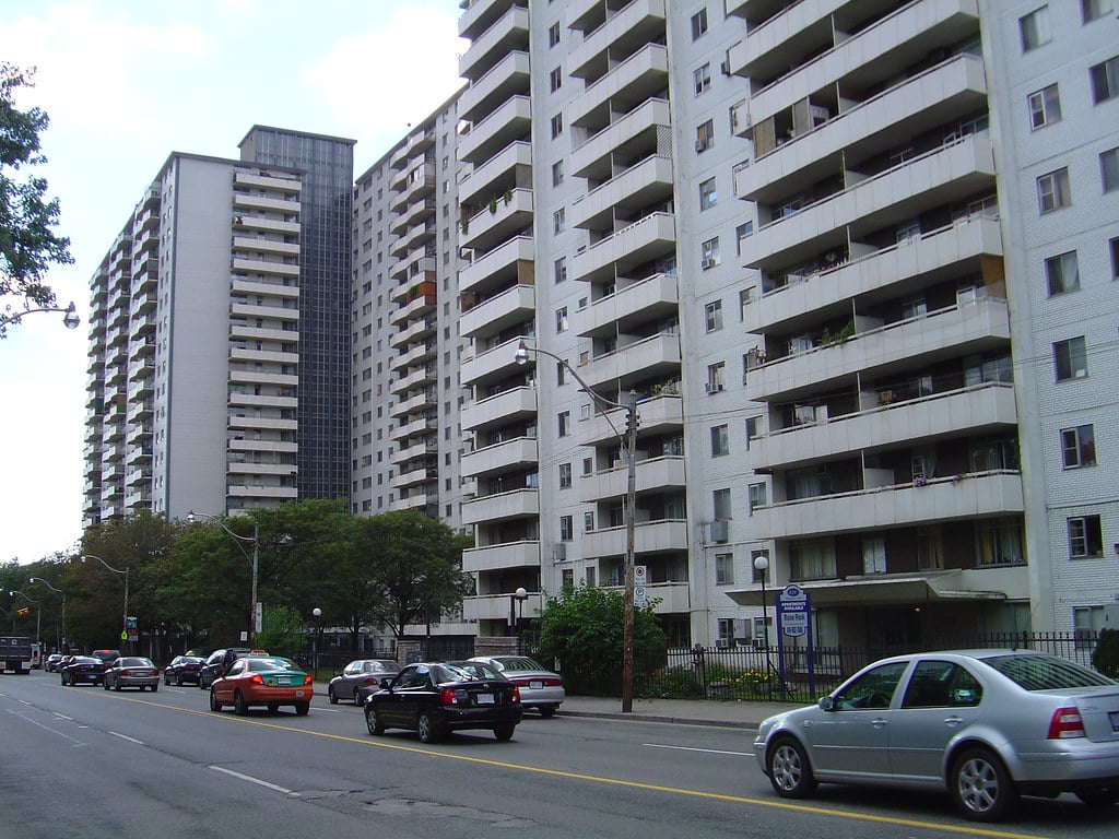 #ICYMI | A #UofG study led by Dr. Lisa Kowalchuk explored how vulnerable groups in St. James Town, a neighbourhood in Toronto, were impacted by the pandemic. This article was written by SPARK writer Mya Kidson. Learn more: uoguel.ph/8bz0n 

<a href="/GuelphSOAN/">SOC & ANTH @ Guelph</a> <a href="/mya_myak/">Mya Kidson</a>