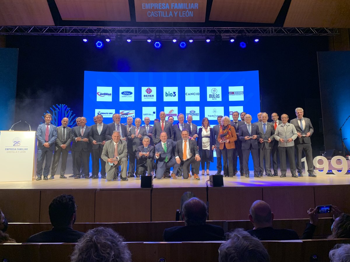 EFCyL's tweet photo. (...) @helios_es #Bio3 #Mirat @CerealtoSiro #NicolásBenito @Pascual #PlásticosDurex @QuesosElPastor @Zaldihipica @TVegaSicilia #Zarzuela ¡Gracias por estos 25 años juntos! https://t.co/ZjYjmKpknr