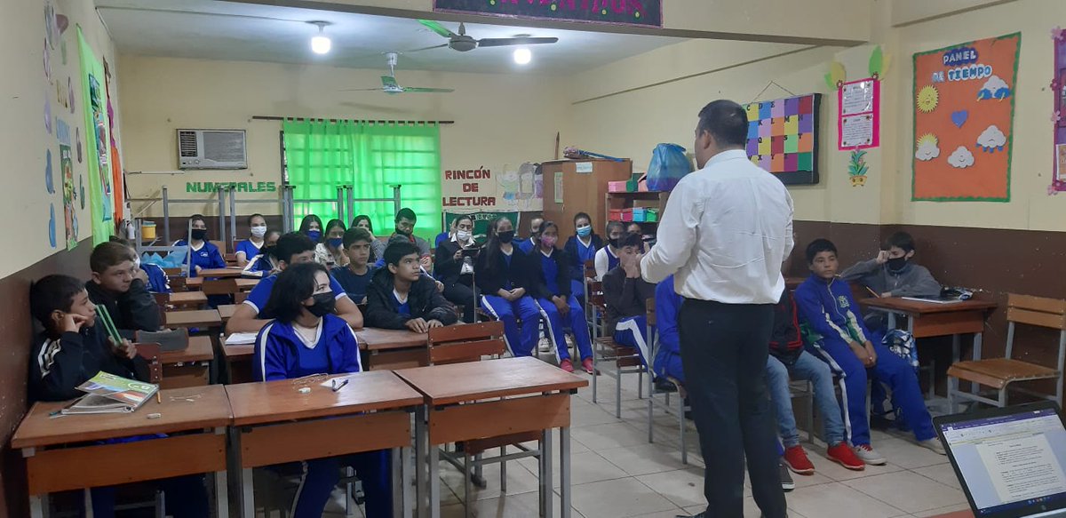 redescoolpy's tweet photo. Hoy estuvimos en la escuela 7155 #KuarahyRese con los alumnos del 7mo y 8vo. Conversamos sobre los causas y efectos del #bullying https://t.co/9lrm13LWUY