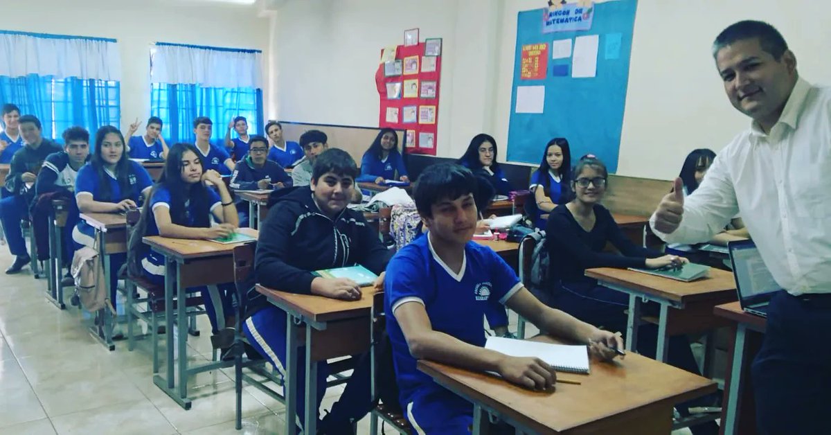 redescoolpy's tweet photo. También tuvimos un buen tiempo de calidad con los alumnos del 1er año del Colegio 7155 #KuarahyRese compartimos el tema #Bullying 💪🙌 https://t.co/QDw4pqied6