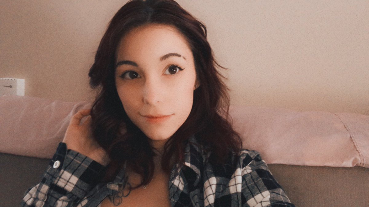 PrincessXOKU's tweet photo. I’m craving a trip to Disney land and some outlet shopping; subfunded of course 

#findom #subfunded #nsfw #findom #humanatm https://t.co/eo1UzNt4dr