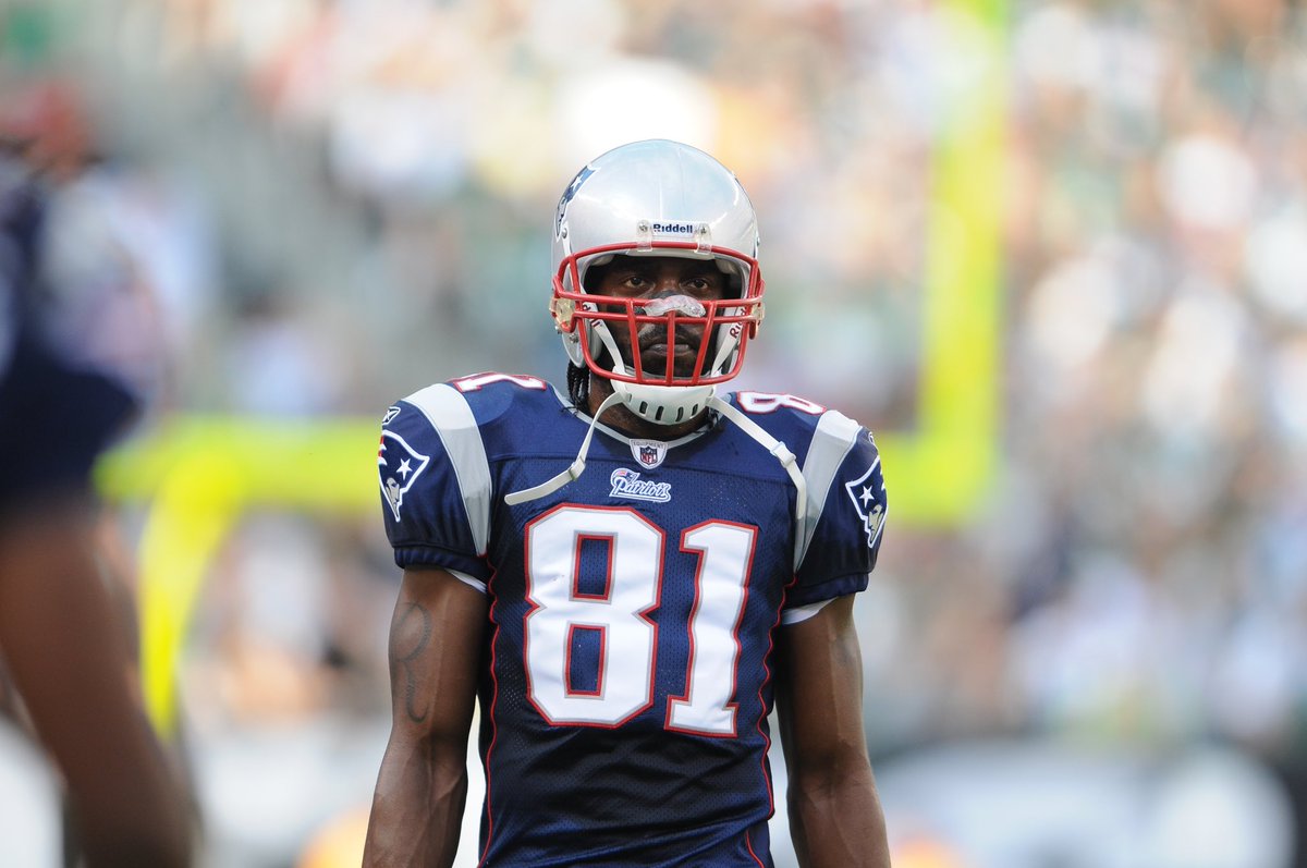 Randy Moss will return to the #Patriots on a 1-year, $10M deal. The biggest unretirement of the year.