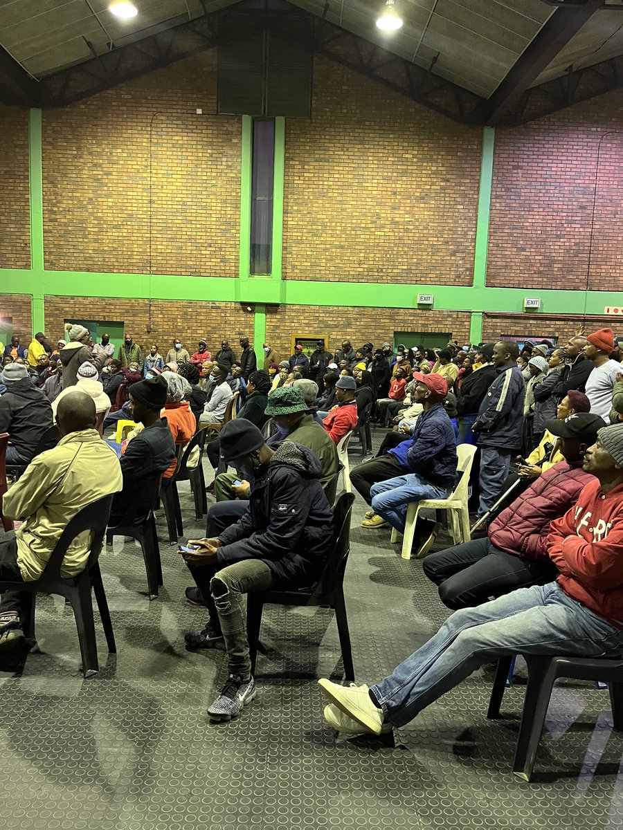 exploresoweto1's tweet photo. #Pimville residents gathered tonight to remember Kgomotso Diale who lost his life yesterday at the Chicken Farm informal settlement #nhlanhla_lux https://t.co/FkdBLvh95g
