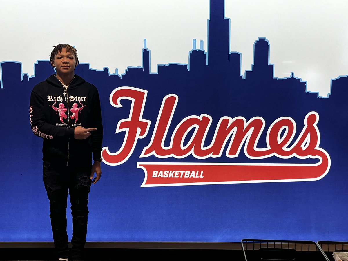 Thanks to the university of Illinois Chicago coaching staff for having me for a great unofficial visit!! #GoFlames🔥