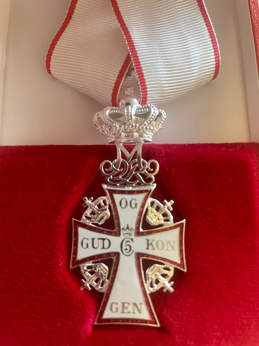 The Queen has named me Knight of the Order of Dannebrog for an "extensive contribution on a very central post" during the pandemic.

I am proud &amp; thankful to have served society &amp; science in this critical period. It would not have been possible without the help of so many. (1/2)