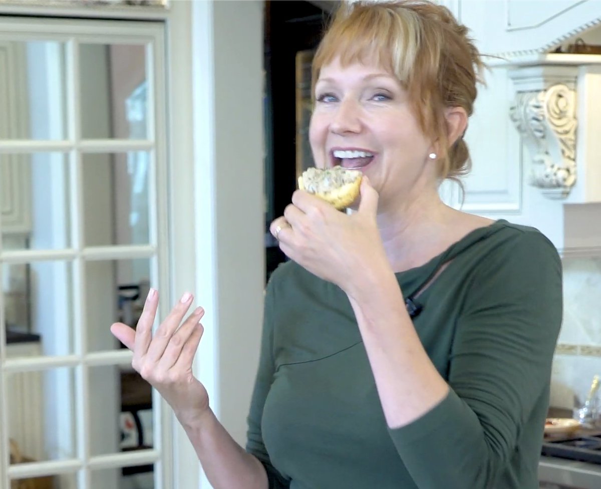 LakesideTable's tweet image. Sausage Gravy video  🤤  youtu.be/uz6nOFEicIQ