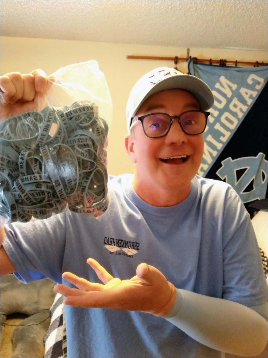 CaryOGee's tweet photo. [BRACELETS 2.0]
The second round of bracelets are in... If you didn't get one the first pressing, or tried to get some and we were out... We have a big new bag of them! Suggested donation is $5 per bracelet, and the proceeds above cost and shipping will go to my medical bills! :) https://t.co/BgD0CcgvT5