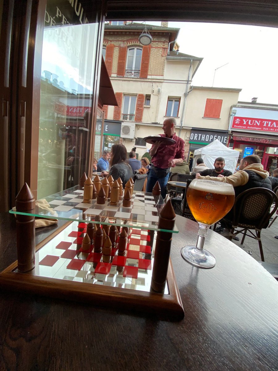 AnnetteVidocq's tweet photo. « On prend toujours un train pour quelque part. Au bout du quai flottent des mains et des mouchoirs »
#AndegemonRDV au Café des deux Gares 🚉
#CD2G #BourgLaReine
#Liberté #Convivialité 🍻 https://t.co/5dFK4kaHDk