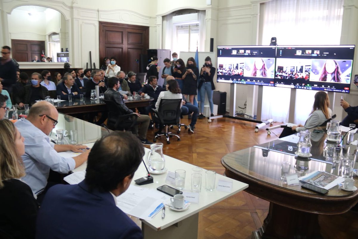 AlejandroAmorOK's tweet photo. #proyectodeley #legislacion #legislaturacaba #ciudadautonomadebuenosaires #buenosaires #legisladores #ley #leyes #urbanización #barriospopulares #alejandroamor https://t.co/JCqD9Dgesf
