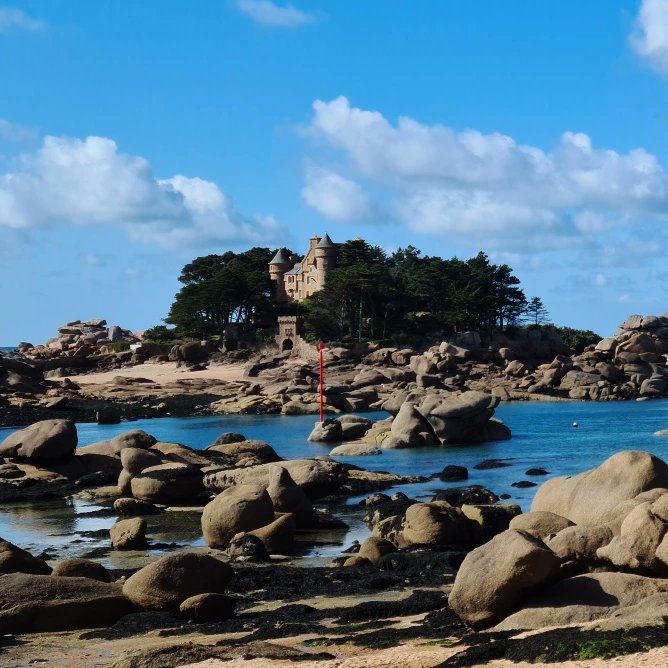 Pierre_Auberger's tweet photo. Sur la plage de Saint-Guirec #Ploumanach @PerrosGuirec22 @cotegranitrose #MagnifiqueBretagne #MagnifiqueFrance @arielSTRABONI @BreizhWeCan https://t.co/zHZd0kPhTk