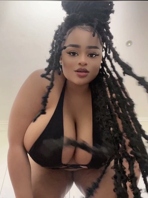 Giantess Kim wants to swallow you whole. Do you dare to question her? https://t.co/B1u6MskI7o