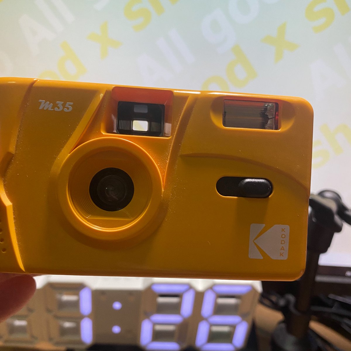 Tariot_TH's tweet photo. 📷ส่งต่อกล้องฟิล์ม kodak m35 📷
📌 ไม่เคยใช้เลยสักครั้งค่ะ 

💰 400บาท ส่งฟรีค่ะ ✔️

ปล.ซื้อมาเพราะอยากลองเล่นกล้องฟิล์ม จะไปถ่ายรูปตอนไปตจว. แต่สั่งฟิล์มไม่ทัน🥲 เลยไม่ได้ใช้เลยค่ะ

#กล้องฟิล์ม #กล้องฟิล์มมือสอง #กล้องฟิล์มราคาถูก #กล้องฟิล์มคอมแพค #ส่งต่อ #ส่งต่อกล้องฟิล์ม https://t.co/Pt1BkINDU9