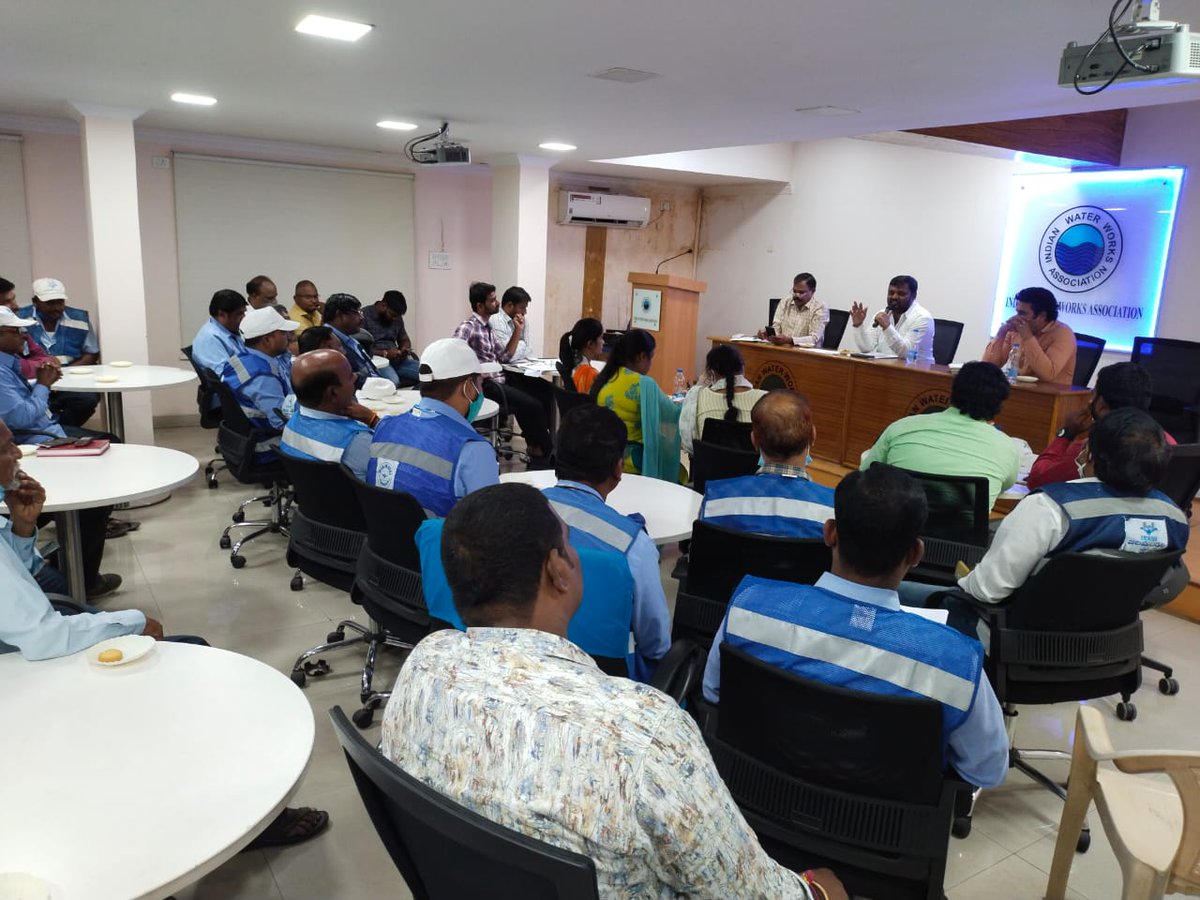 hmwssbmgrtkhana's tweet image. Sir, @KTRTRS @MDHMWSSB
@HMWSSBOnline @hmwssbgmom6 GM-VI sir conducted meeting with ,DGMs Managers, Work inspectors (w/s,sew), linemen (w/s sew) agencies of air tech 
Regarding 
1. Summer water supply
2. Pollution complaints &amp;amp; progress
3. Desilting of sewer lines