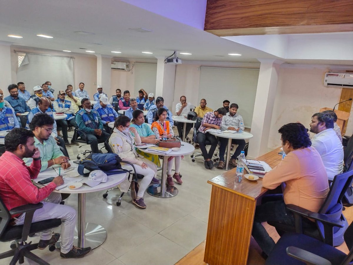 hmwssbmgrtkhana's tweet image. Sir, @KTRTRS @MDHMWSSB
@HMWSSBOnline @hmwssbgmom6 GM-VI sir conducted meeting with ,DGMs Managers, Work inspectors (w/s,sew), linemen (w/s sew) agencies of air tech 
Regarding 
1. Summer water supply
2. Pollution complaints &amp;amp; progress
3. Desilting of sewer lines