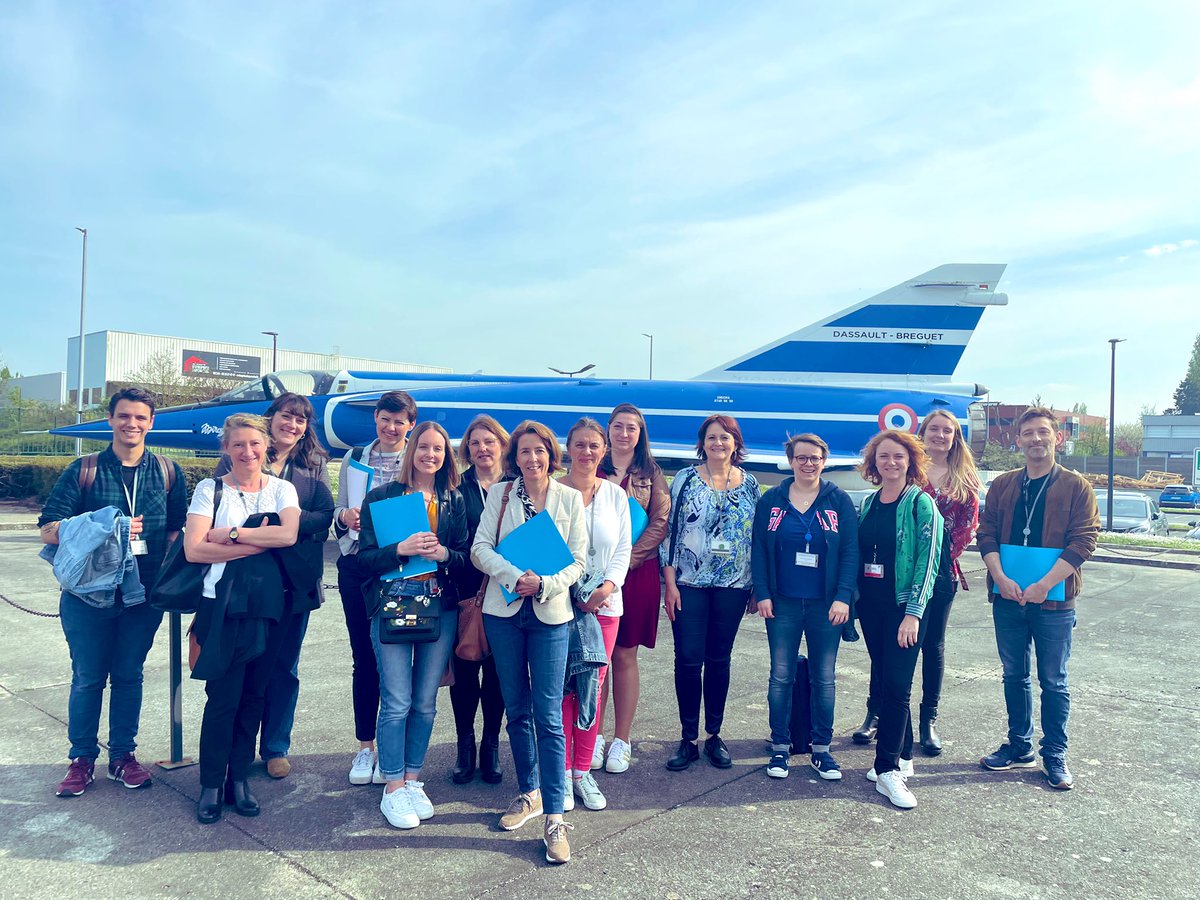 🗣L’INDUSTRIE RECRUTE !Aujourd’hui l’entreprise #dassault ✈️ ns a ouvert ses portes🙏! Plusieurs collaborateurs #poleemploi de la #MEL se sont mobilisés pour venir découvrir les opportunités #TousMobilisés 🔜 des sessions de recrutement et des visites de site pour les demandeurs!