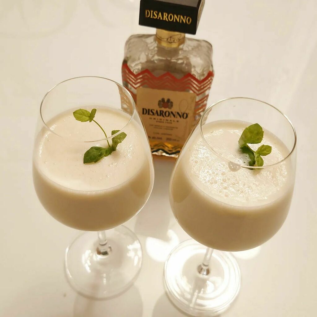 [FI] Tänään on ihanan lämmin kevätpäivä - siispä amaretto-päivän kunniaksi Disaronno Milkshake. 

[EN] Today is a lovely, warm spring day - therefore, a Disaronno Milkshake to celebrate the Amaretto Day that's also today.

#amarettoday #disaronno #disaro… instagr.am/p/CcivtBqNP_8/