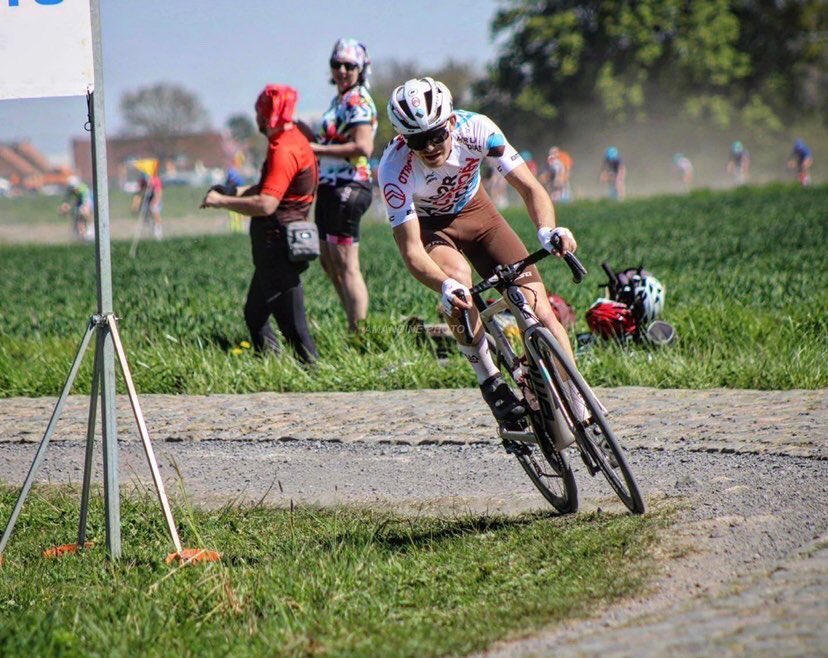 GriselMatys's tweet photo. Paris Roubaix, un rêve de gosse…
Qui c’est réalisé
Une 10eme place
Avec du plaisir,de l’émotion,de l’expérience pris.
Une course gravé dans ma mémoire

@AG2RCITROENU19 https://t.co/tdoOKYfjMG