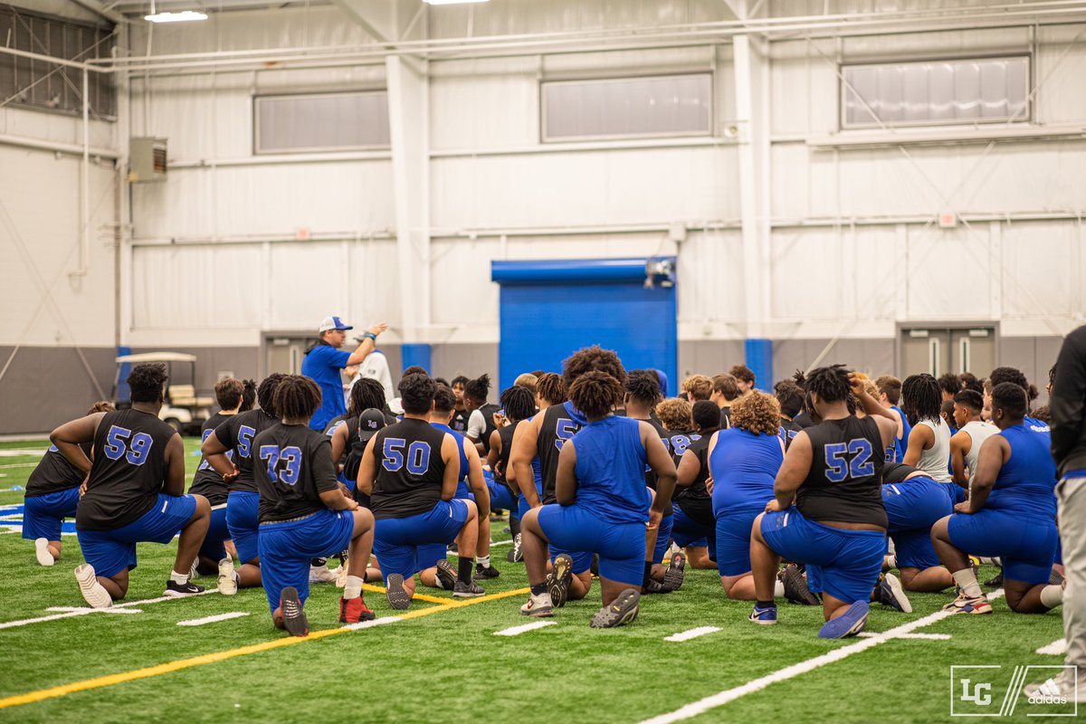 BigBlueRecruits's tweet photo. 𝑆𝑒𝑙𝑓•𝑙𝑒𝑠𝑠

𝐴𝑑𝑗𝑒𝑐𝑡𝑖𝑣𝑒

𝐶𝑜𝑛𝑐𝑒𝑟𝑛𝑒𝑑 𝑚𝑜𝑟𝑒 𝑤𝑖𝑡ℎ 𝑡ℎ𝑒 𝑛𝑒𝑒𝑑𝑠 𝑜𝑓 𝑡ℎ𝑒 𝑇𝐸𝐴𝑀 𝑡ℎ𝑎𝑛 𝑜𝑛𝑒’𝑠 𝑜𝑤𝑛. 

𝑃ℎ𝑖𝑙𝑙𝑖𝑝𝑖𝑎𝑛𝑠 2:3-4

✭Hᴀʀᴅ | Tᴏᴜɢʜ | Tᴏɢᴇᴛʜᴇʀ✭
#ᴄᴜLᴛᴜʀᴇ #BLUEᴘʀɪɴᴛ
#BʟᴜᴇDᴀᴡɴ22 https://t.co/Tujc0KmWqD