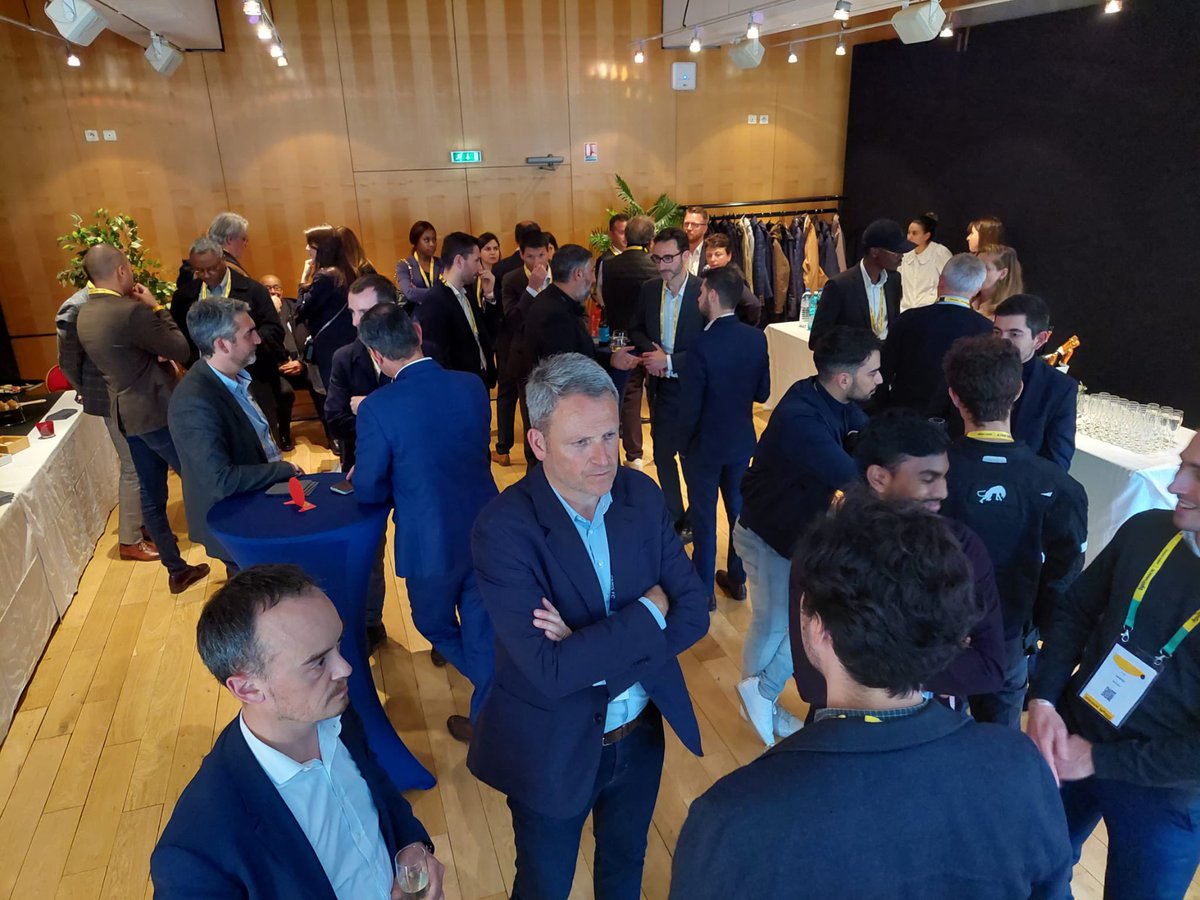 AlexRig's tweet photo. La force du collectif au service des territoires et des entrepreneurs! Ce soir le @ParisFC et @Bpifrance réunissent les meilleurs entrepreneurs d’Ile de France. Volonté, optimisme, proximité et simplicité au service de « l’ambition Capitale » #lesexcellence #lesmeneurs https://t.co/SGYpmEHrFU