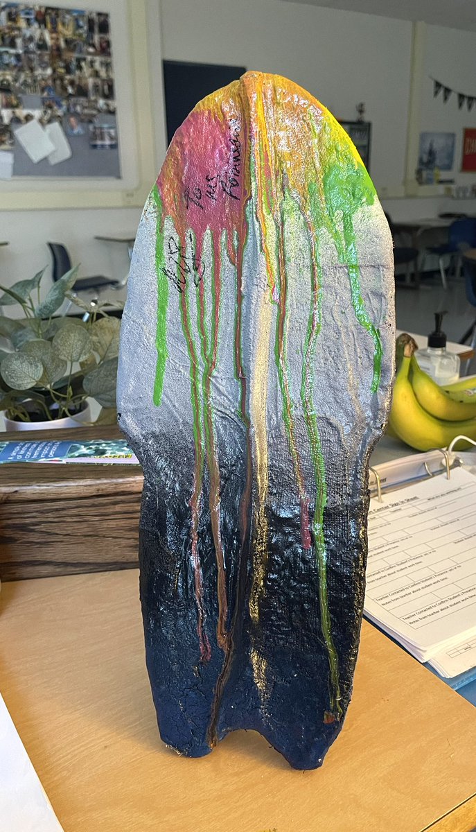 THe OPHS Art Show was filled with talent! I purchased this Cool Piece and she even signed it👏👏👏👏 I’m so proud of all the Kids and Teachers! Hard work and Talent, so awesome🙌 <a href="/OPHS_ART/">Oak Park High School Art</a> <a href="/Northmen_OPHS/">Oak Park High School</a> <a href="/BrianMercerNKC/">Brian Mercer</a>