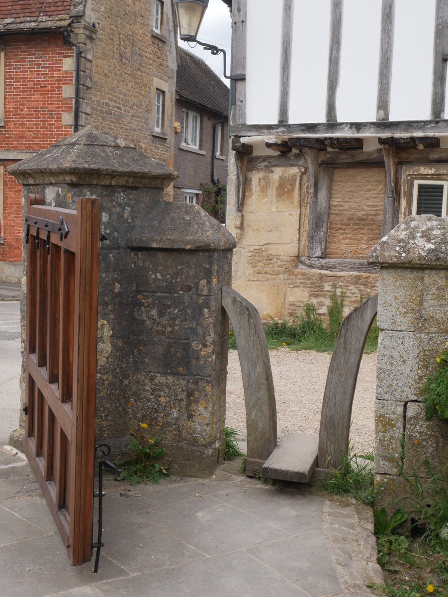 emma_bomtiddler's tweet image. @nationaltrust @LacockNT we loved our visit but something has been bugging us… What is the function of this, found at St Cyriac’s Church? Best guess we’ve had is it allows people through but not larger livestock that might be walking past 🐄 🐖 🐑 #historyhelp #googlefailedme