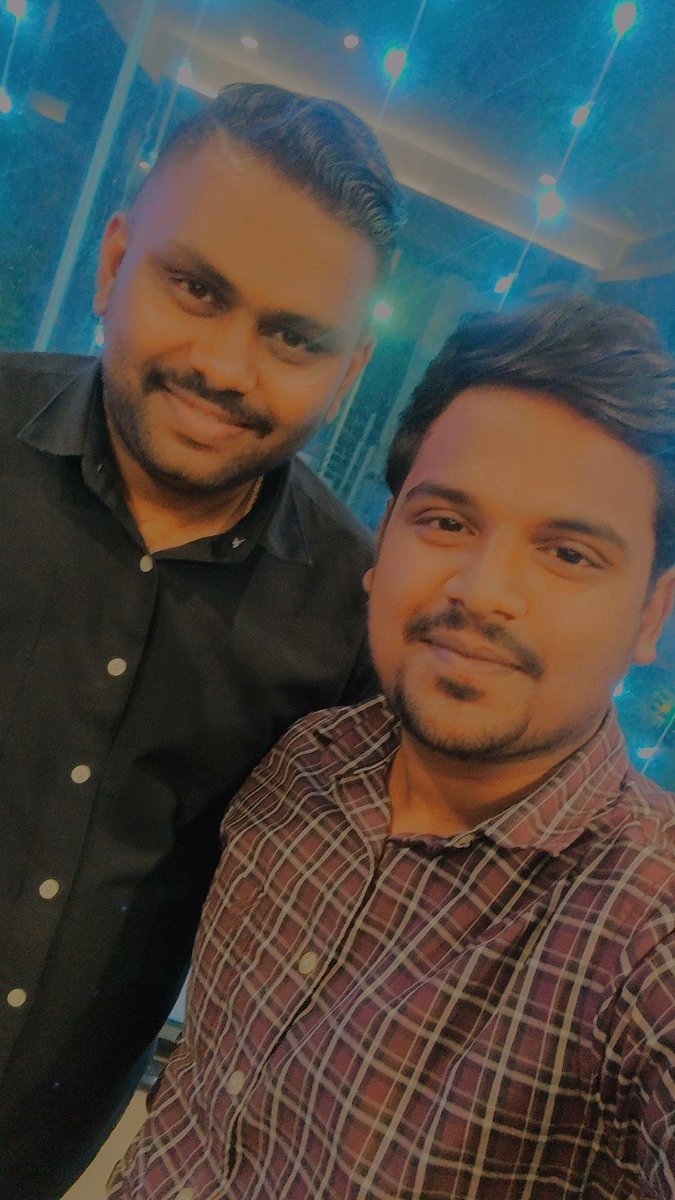 derilorus's tweet photo. quality time with @DevendranDave bro. thank you for coming to India 🇮🇳🇲🇾
.
.
.
.
.
.
#devendrandave #derilorus #musician #malaysia #tamil #malaysiatamilan https://t.co/VMJDmTY1RE