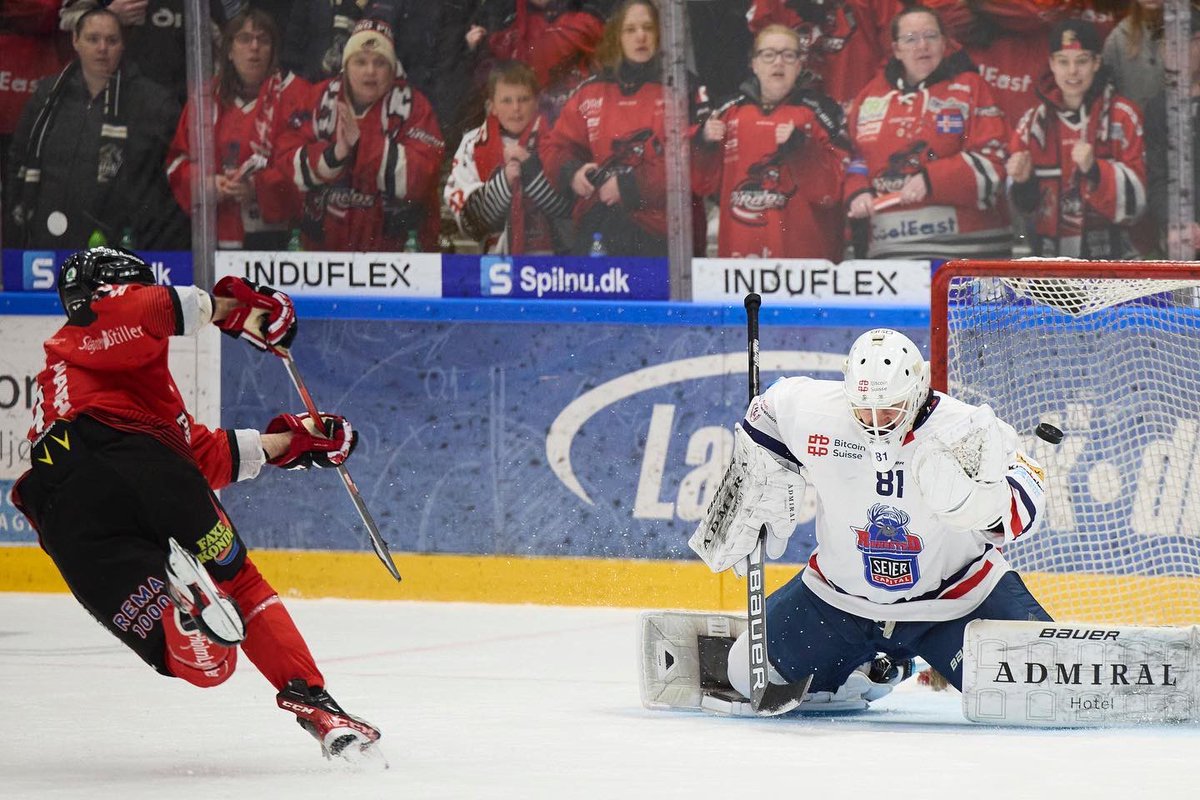 henrikbor's tweet photo. Aalborg Pirates kom tilbage på sporet tirsdag aften i den 3. DM finale, med en præstation i mesterklasse i et dramatisk og ondt opgør på isen, der endte med en 8-1 sejr https://t.co/VbS5NSgs3i