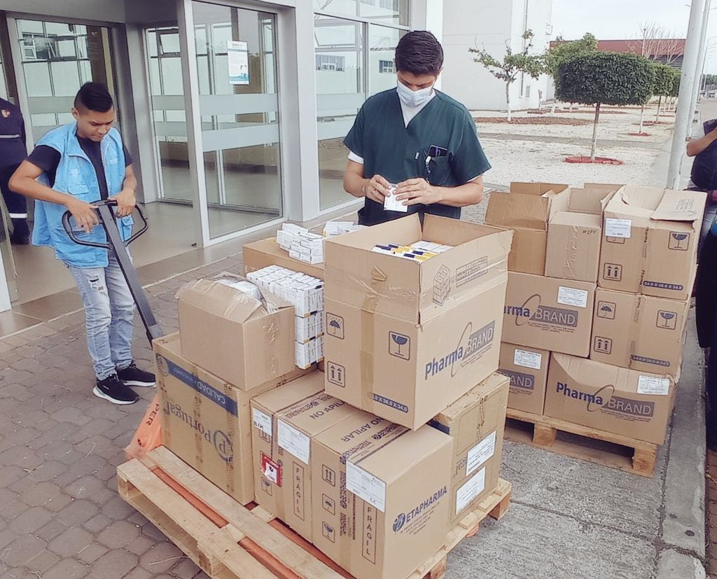 HGuasmoSur's tweet photo. #JuntosPorLaSalud | Se realiza recepción técnica e ingreso de medicamentos esenciales, los cuales nos permite brindar un tratamiento oportuno mediante la entrega de 💊 acorde a la sintomatología de nuestros pacientes que acuden al 🏥 https://t.co/bUeXeEeOPF