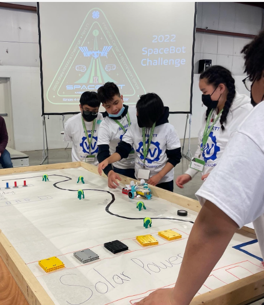 Youth compete at a robotics competition that's out of this world. Full release available here: go.illinois.edu/4HRobotics2022