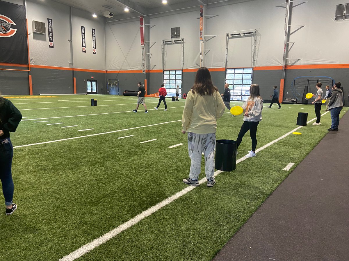 EduFoundationTN's tweet photo. Congrats to @chshighschooltn on the recent Health &amp; Wellness grant for the project “Lets Get Outside” which will serve 1100 students and promote healthy choices by providing activities that can be enjoyed outdoors during the lunch hour.#wemakeeducationbetter #everystudenteveryday https://t.co/krRvIGLETY