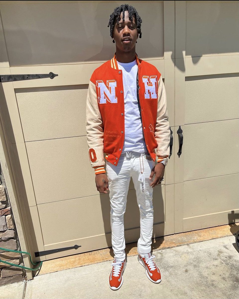 yungmal__15's tweet photo. Coming in hotttttt 🔥🔥🔥🔥 https://t.co/wC2cPgWcUP