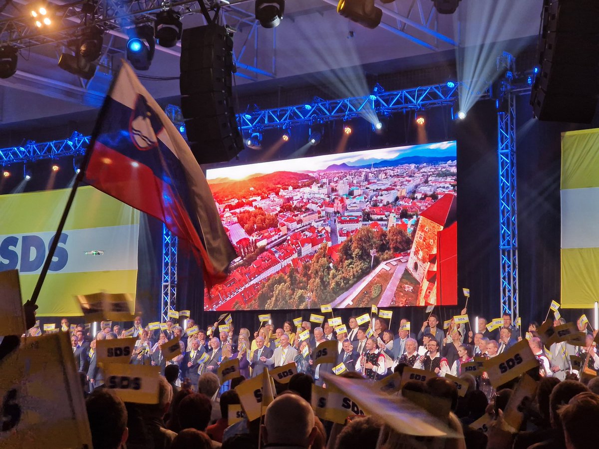 polypec's tweet photo. Za SLOVENIJO 🇸🇮💕 https://t.co/ZPuZQQnqpb