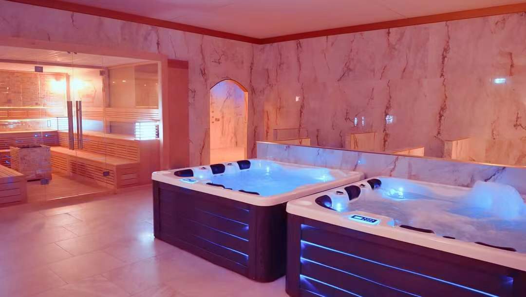 Chlorine free hot tub outdoor spa swimming pool swimspa youtu.be/8ai_JqEaQGU 来自 <a href="/YouTube/">YouTube</a>
