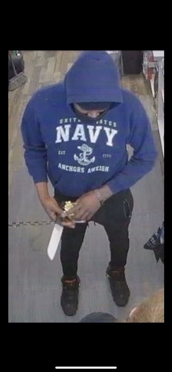 🚨Follow-up🚨 robbery this morning @ 13101 Hull St Rd Shell Gas Station. Here are pics of the suspect. If you have info. ☎️ CC/CH Crime Solvers <a href="/CrimeSolversCCH/">Crime Solvers</a> with your tip. You could be eligible for a cash 💵 reward. <a href="/CCPDVa/">Chesterfield Police</a> <a href="/CfieldVA911/">Chesterfield Emergency Communications</a> <a href="/CCSOVA/">Chesterfield County Sheriff's Office VA</a> <a href="/CBS6/">WTVR CBS 6 Richmond</a> <a href="/8NEWS/">8News WRIC Richmond</a> <a href="/NBC12/">NBC12 is now 12 On Your Side</a>